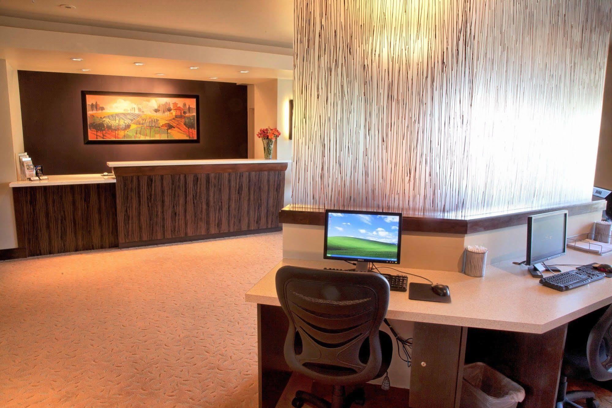 Ledgestone Hotel Якима Экстерьер фото