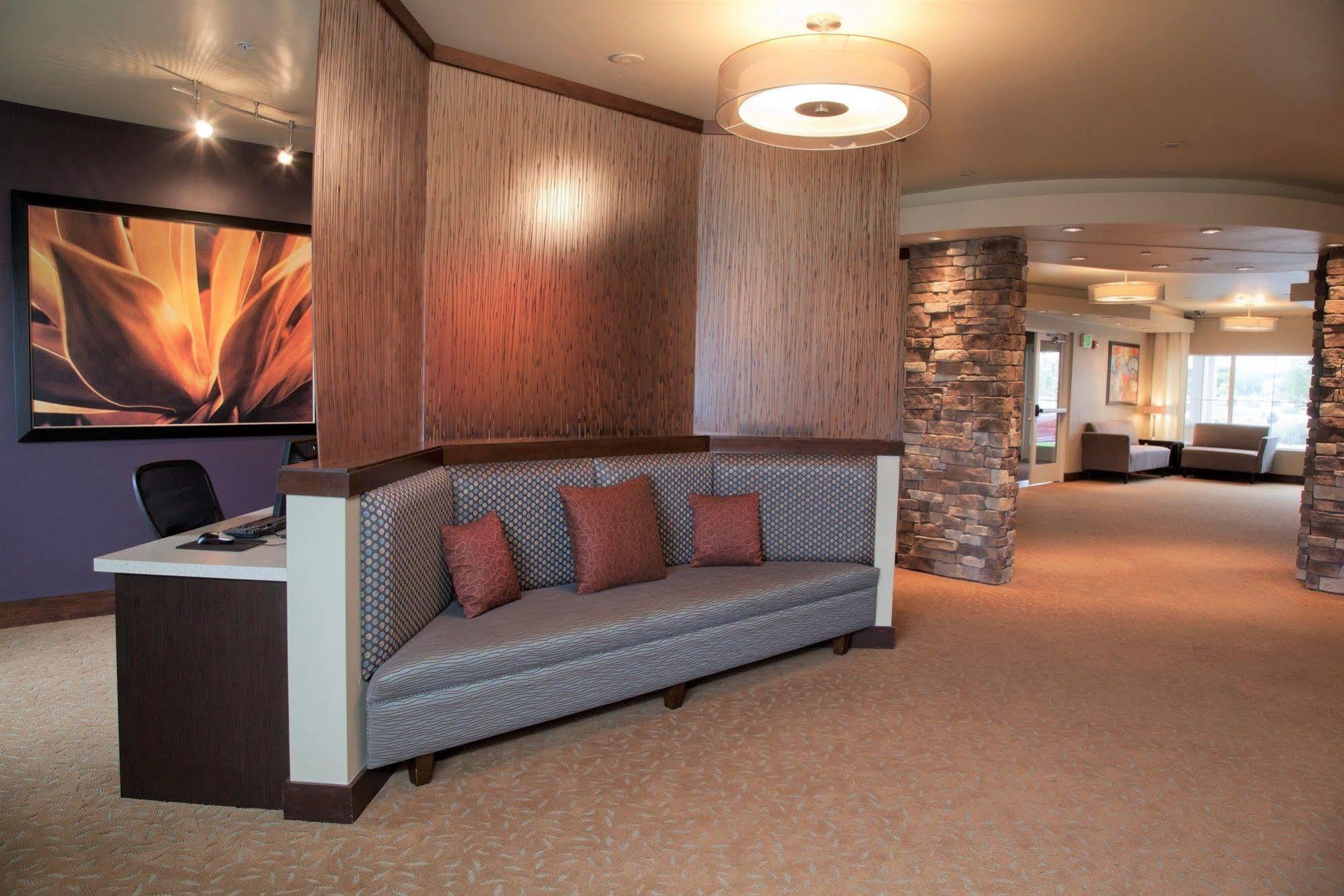 Ledgestone Hotel Якима Экстерьер фото